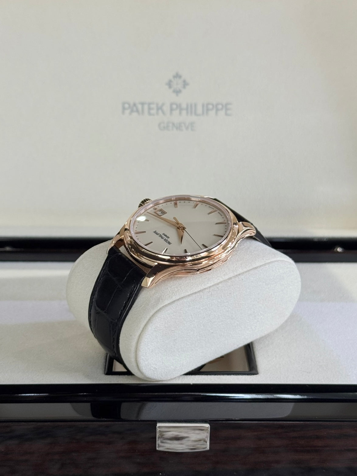 2025 Patek Philippe Calatrava 5227R – Giganti Watches