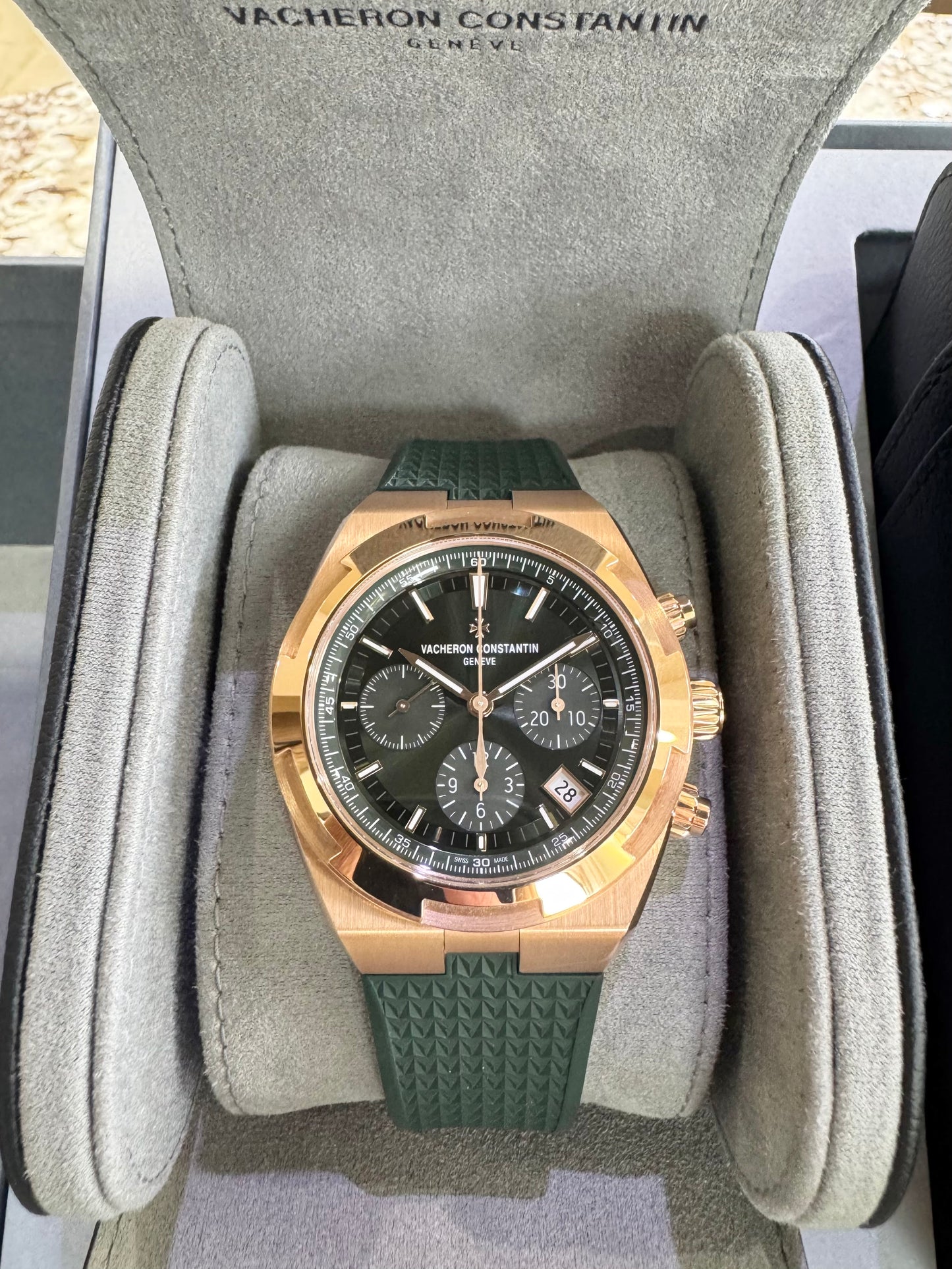 Vacheron Constantin Overseas 5520V