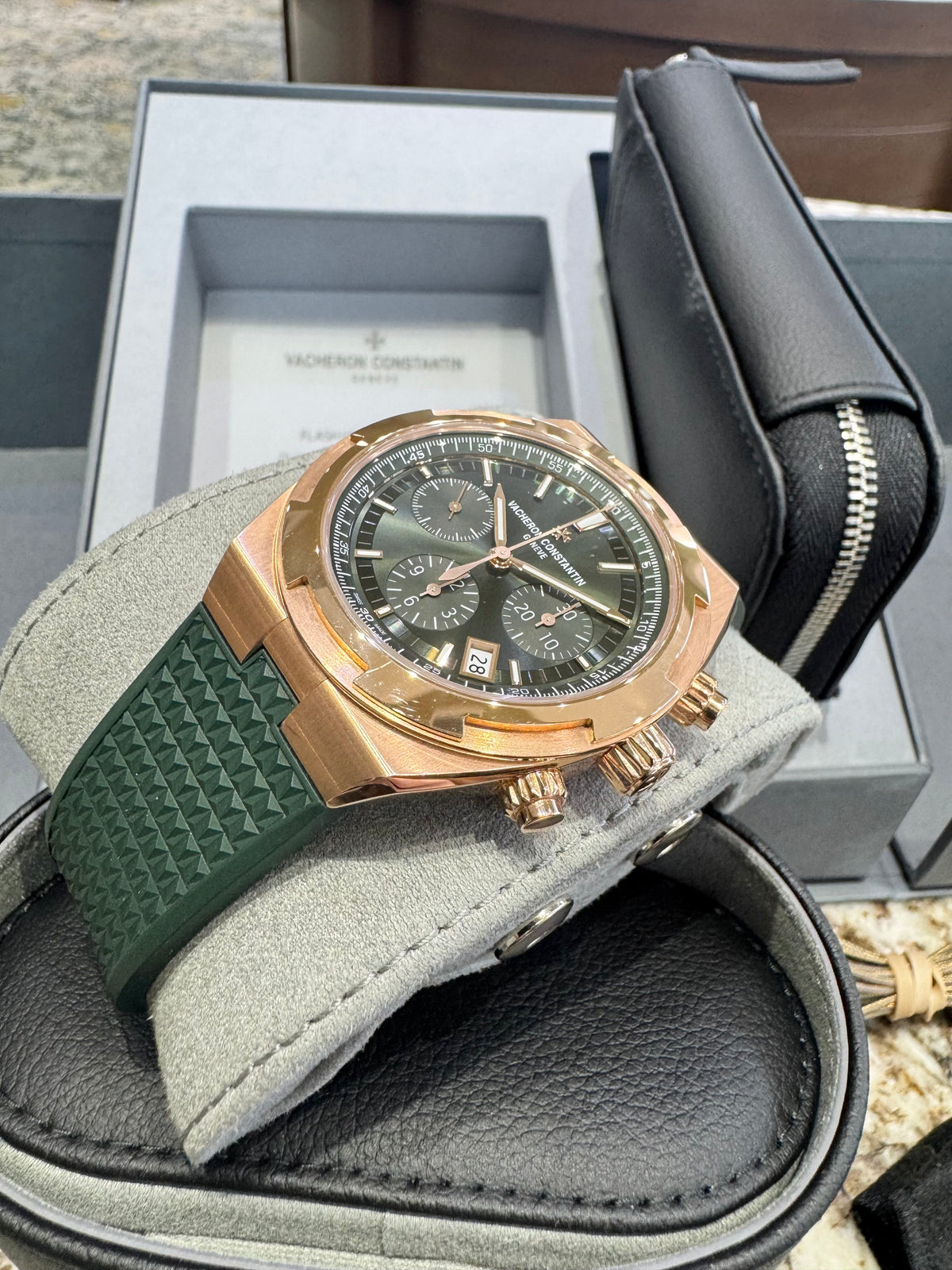 Vacheron Constantin Overseas 5520V