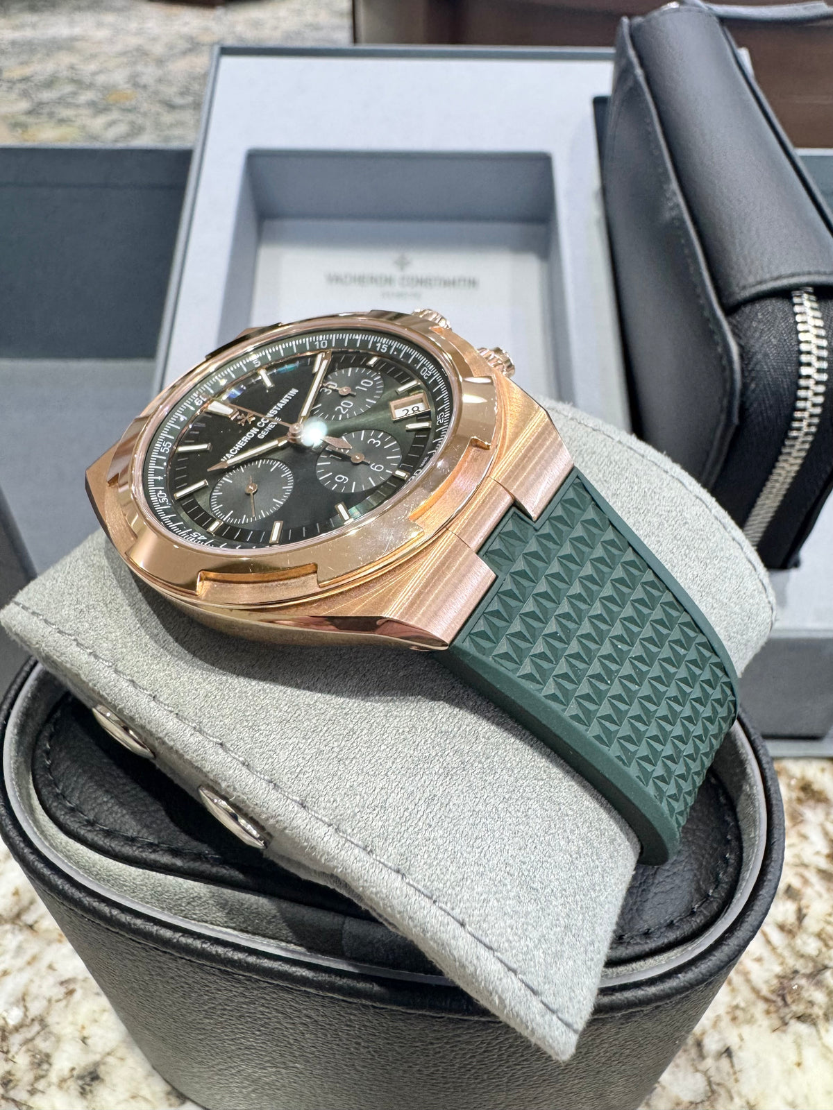 Vacheron Constantin Overseas 5520V