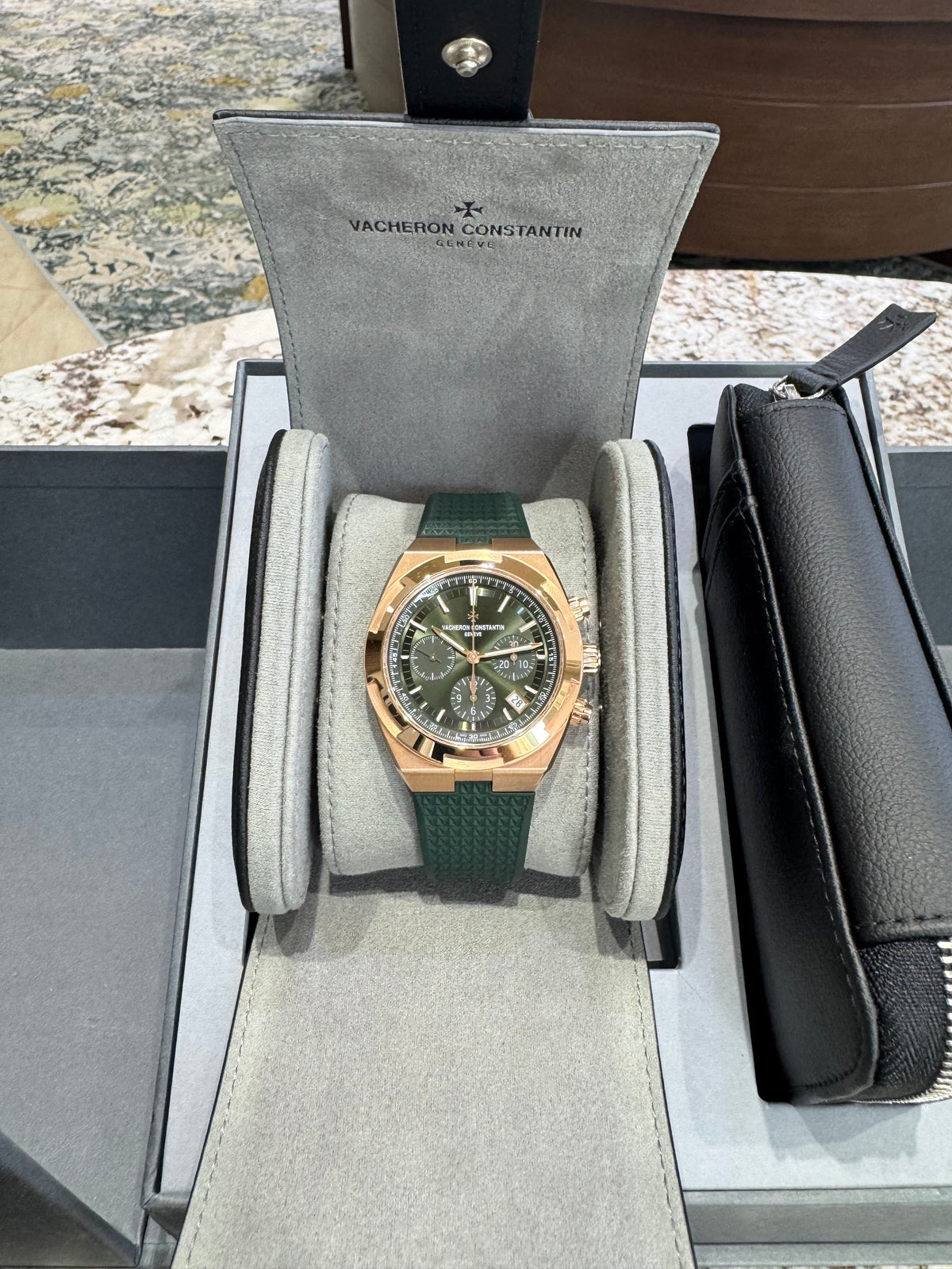 Vacheron Constantin Overseas 5520V