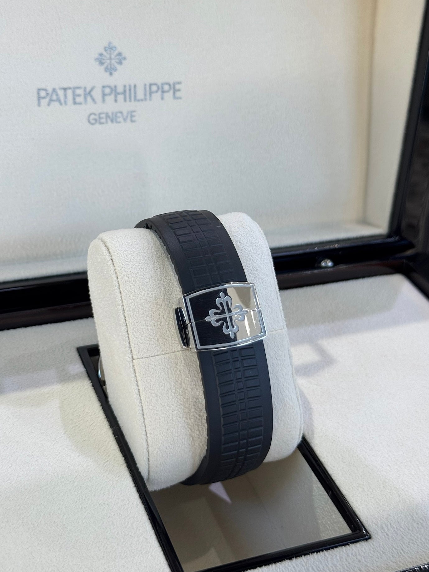 2017 Patek Philippe Aquanaut Travel Time 5164A