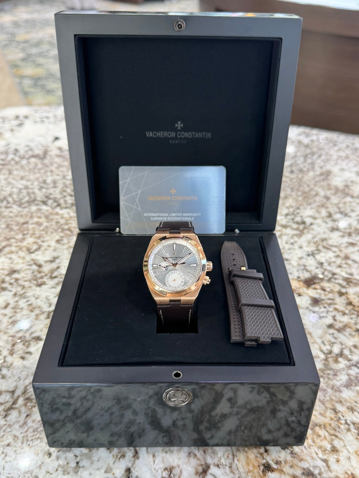 2022 Vacheron Constantin Overseas Dual Time 7900V
