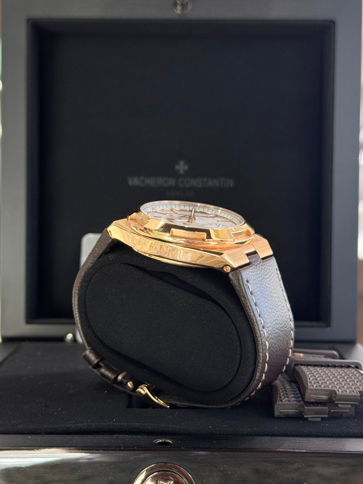 2022 Vacheron Constantin Overseas Dual Time 7900V
