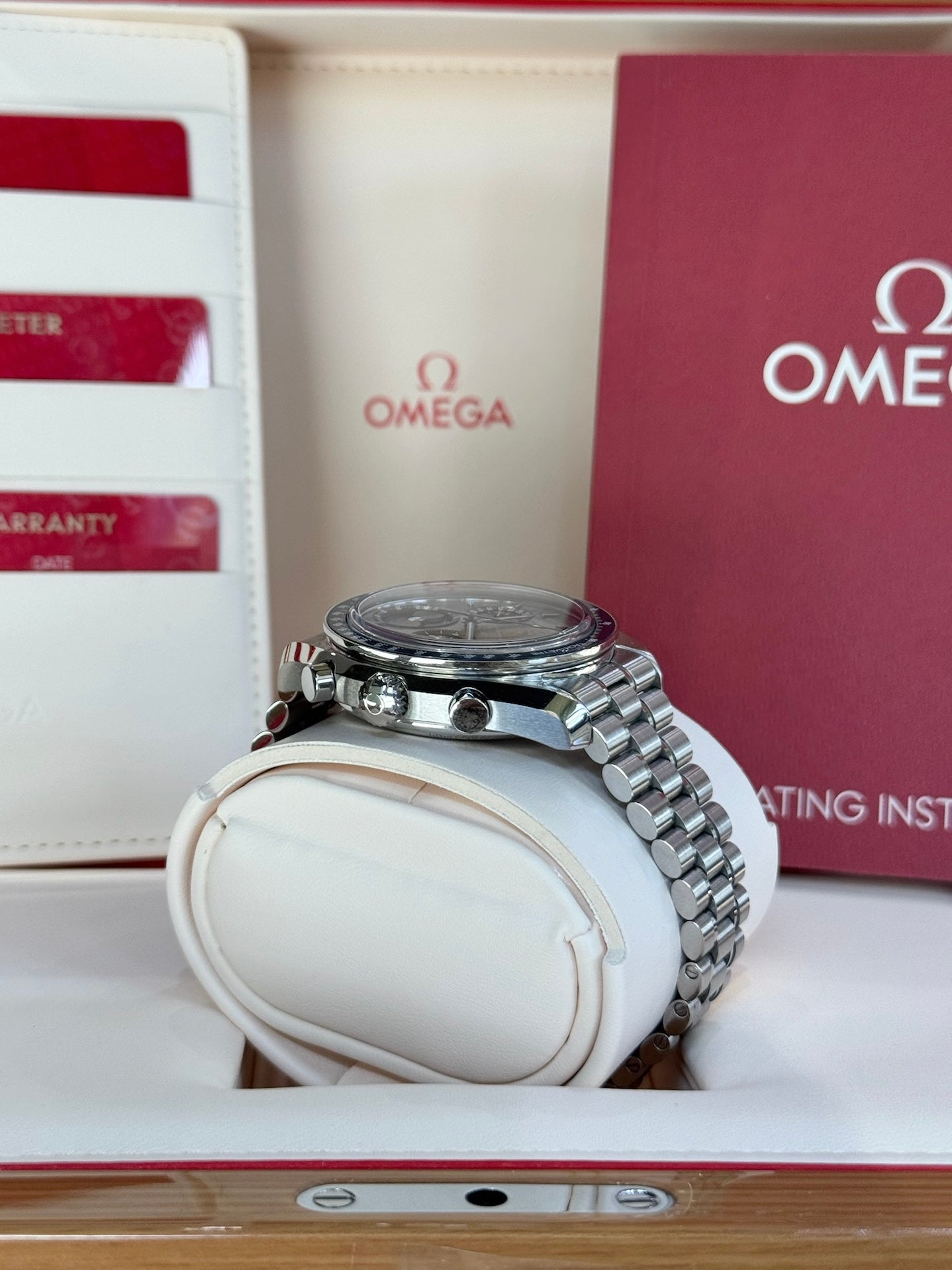 2025 Omega Speedmaster Moonphase 304.30.43.52.06.001