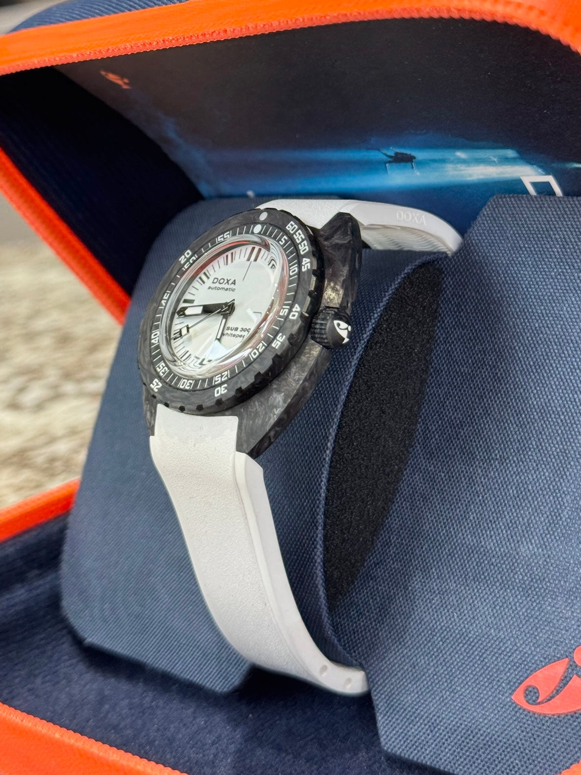 2023 Doxa Sub 300 Whitepearl 822.70.011.23