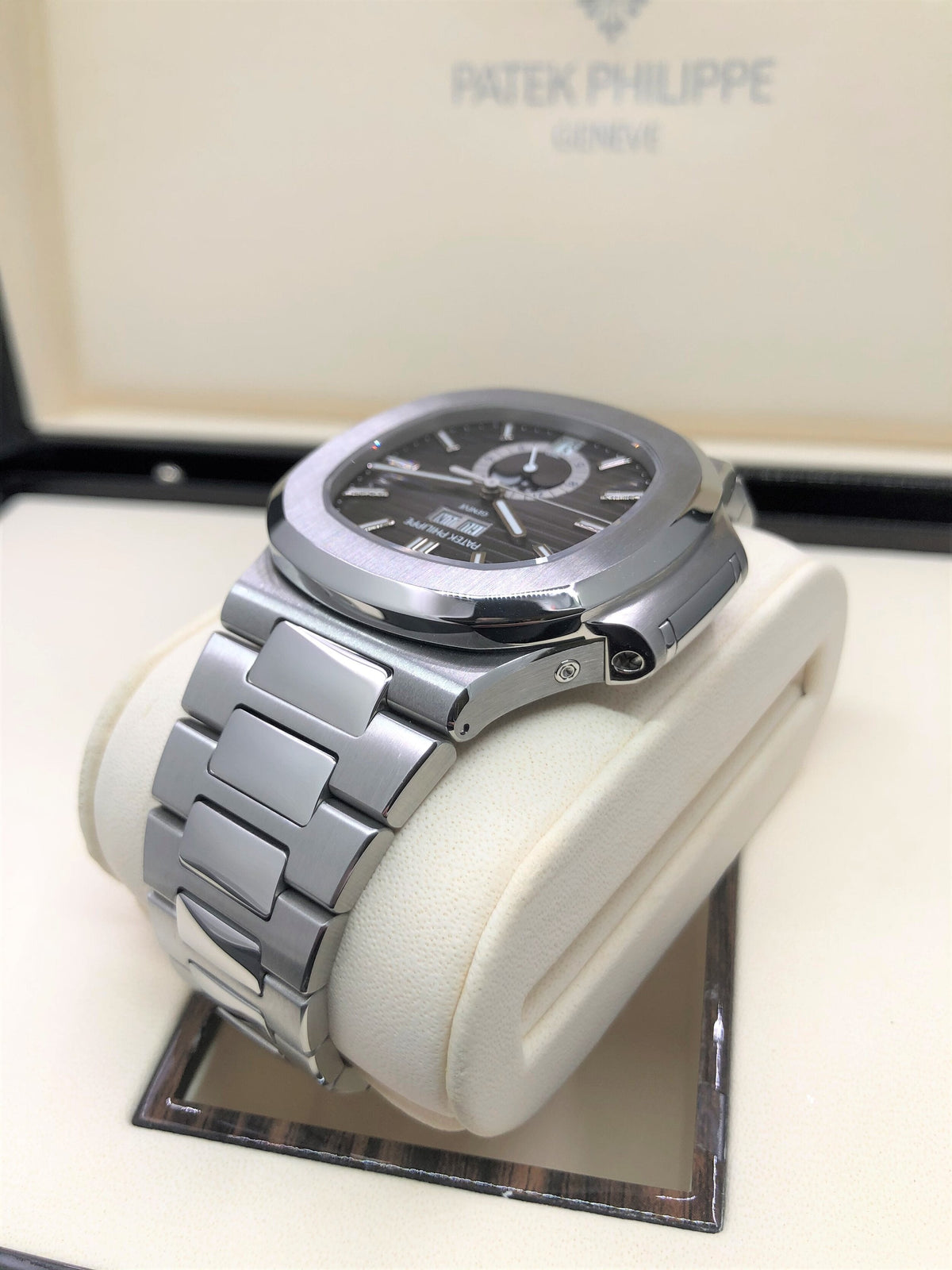 57261A.7.jpg